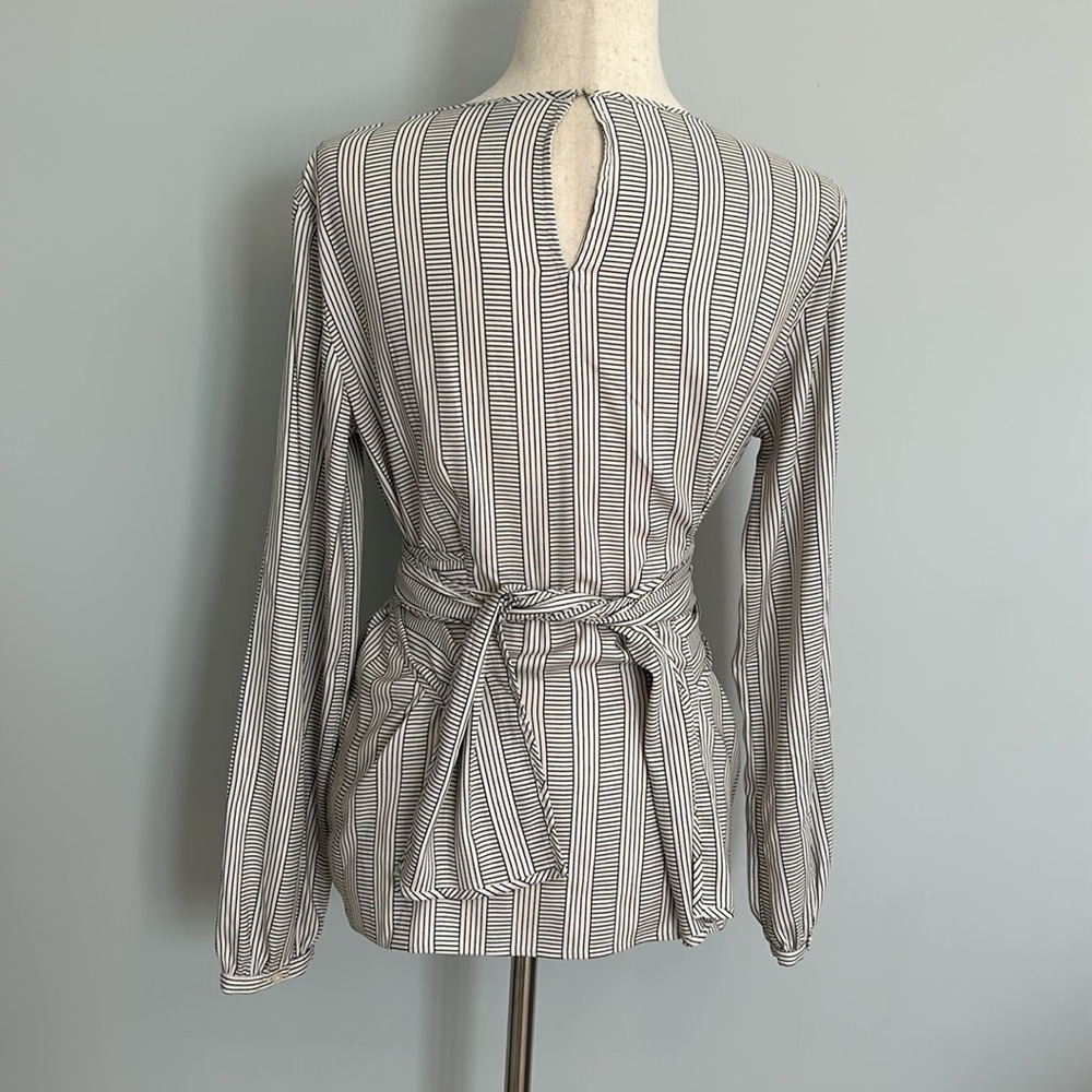 Ann Taylor long Sleeve Striped Tie Waist Blouse‎ Size Small EUC - Picture 5 of 7